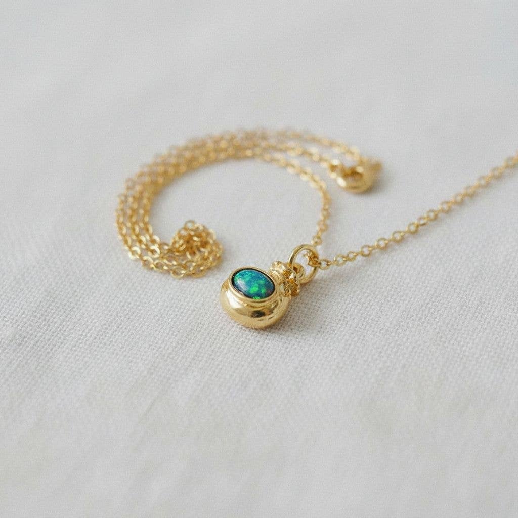 Shell Oval Pendant Necklace