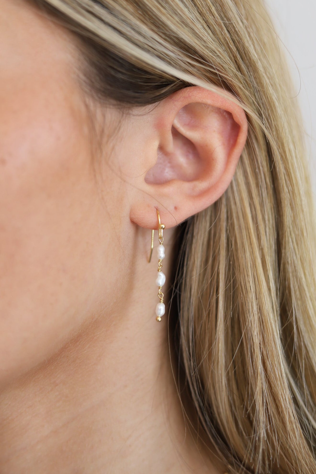 Pearl Linear Drop Earring