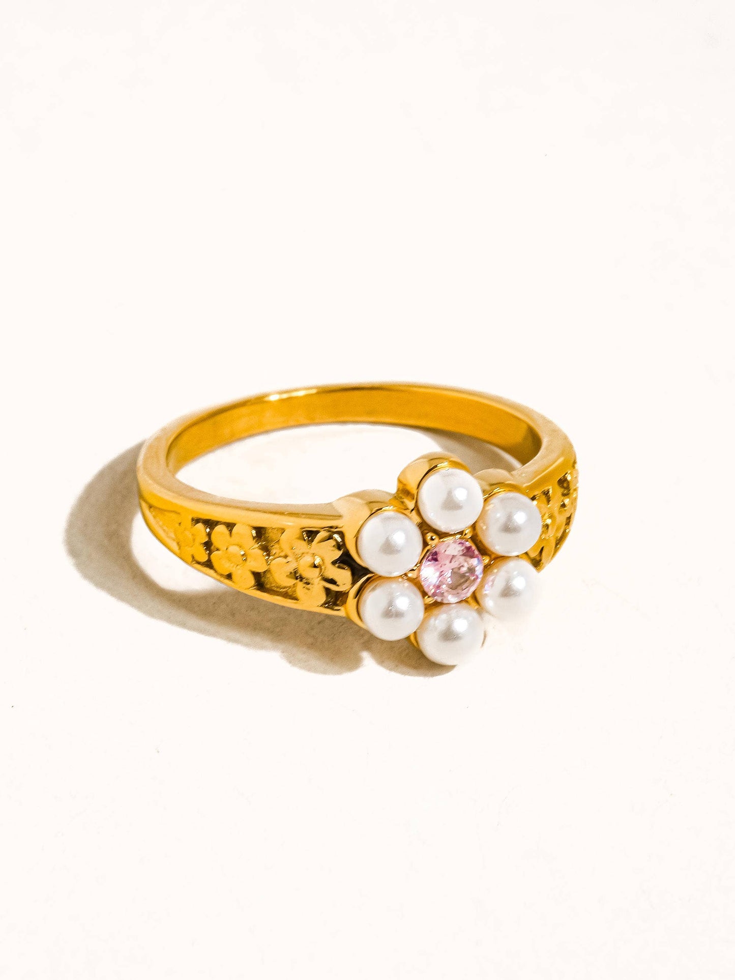 Flower Pearl Gold Ring