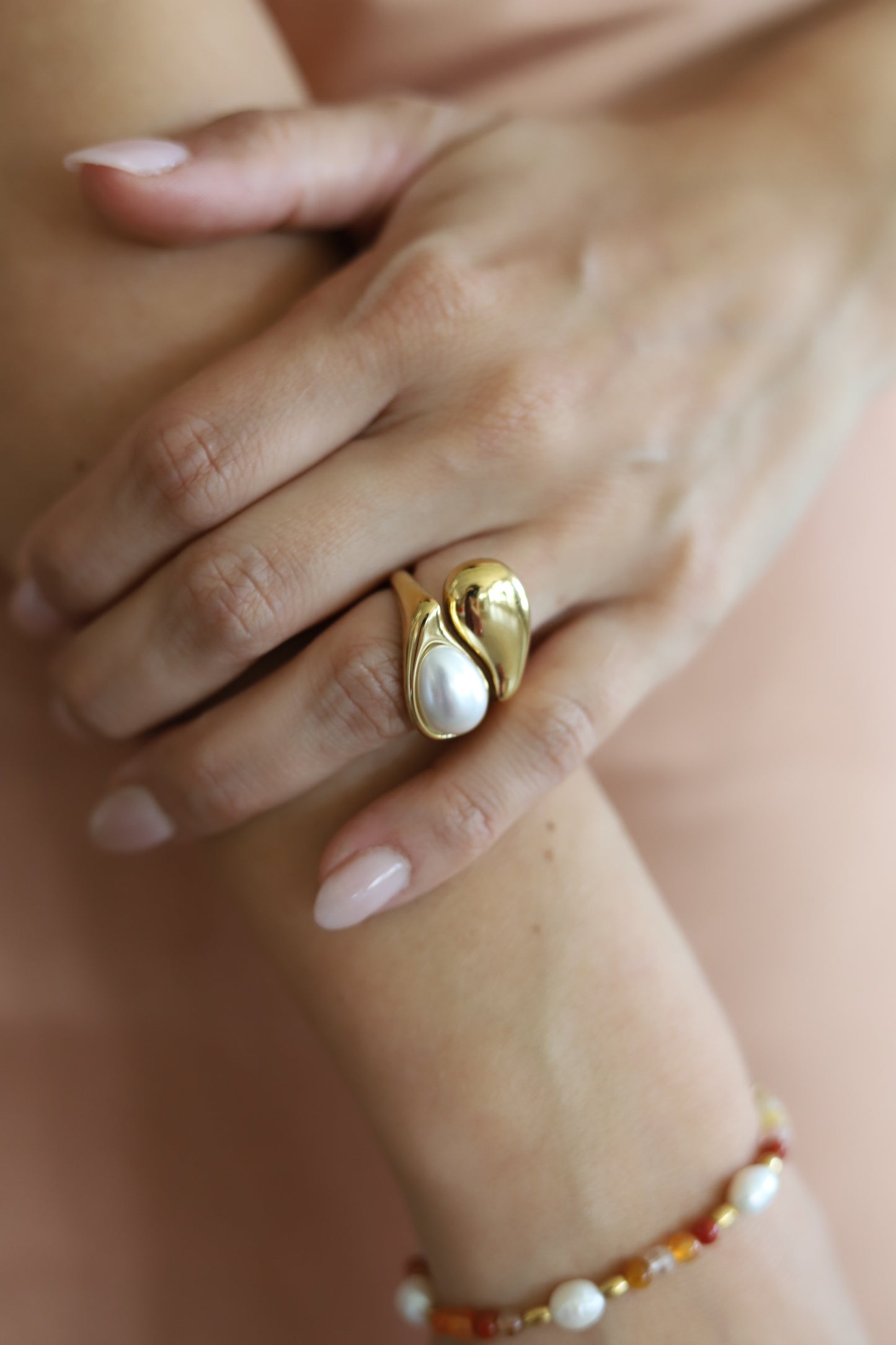 Pearl Wavy Gold Ring