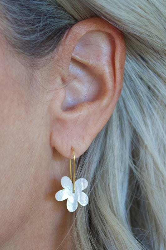 Shell Flower Earring