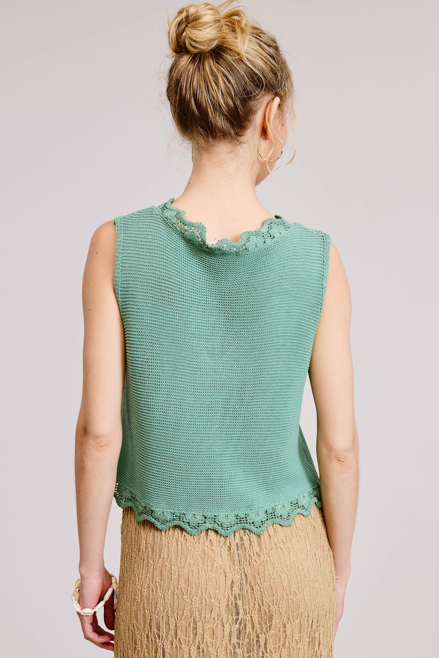 Zoysia Scallop Vest