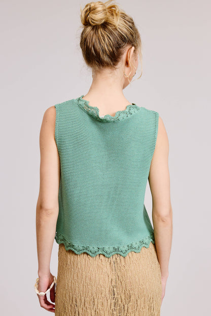 Zoysia Scallop Vest