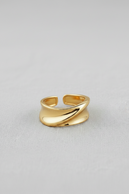Minimalist Geometric Ring