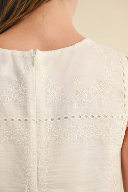 Letia White Eyelet Set Top