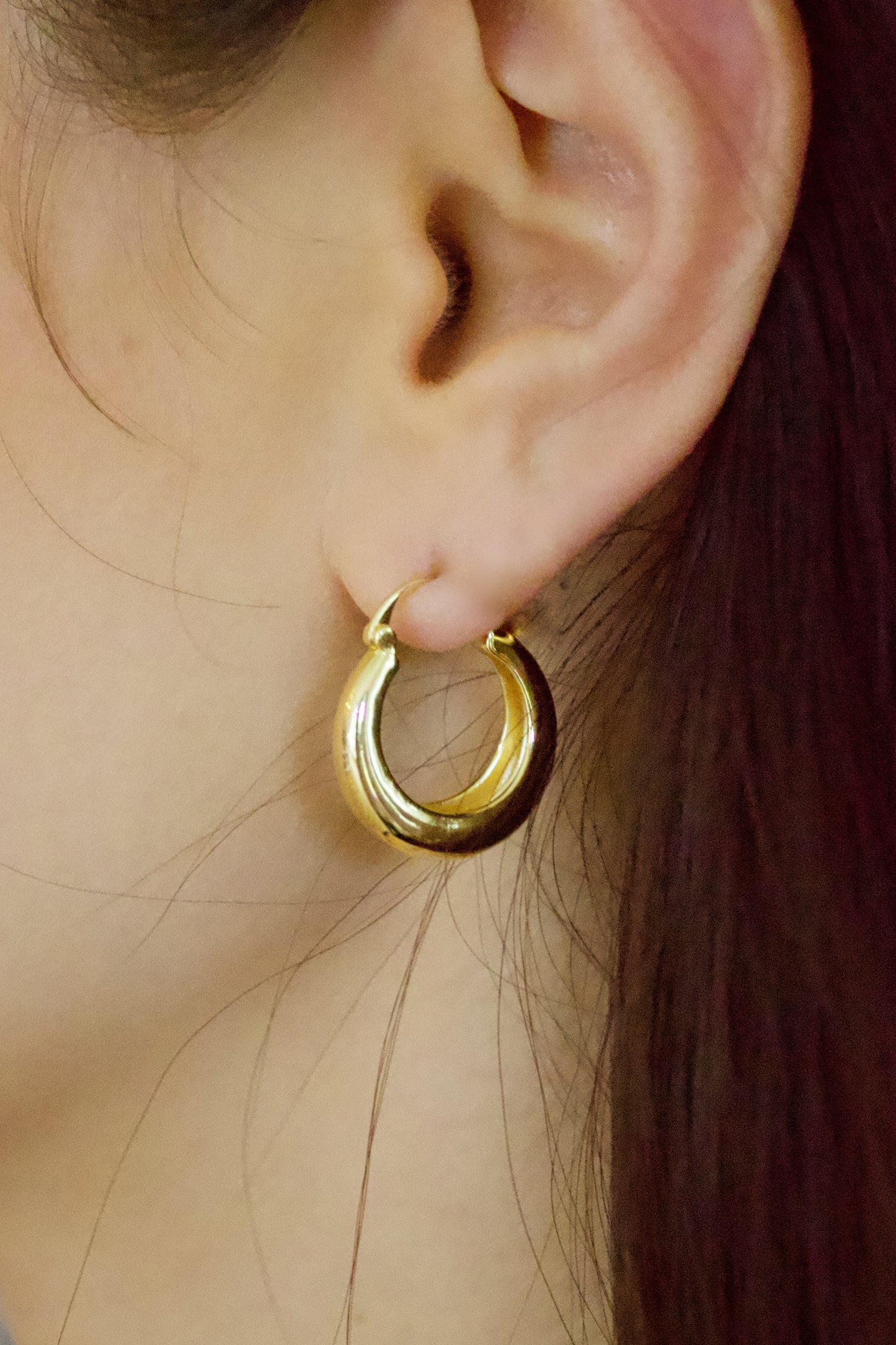 Thin Dome Lock Gold Earring