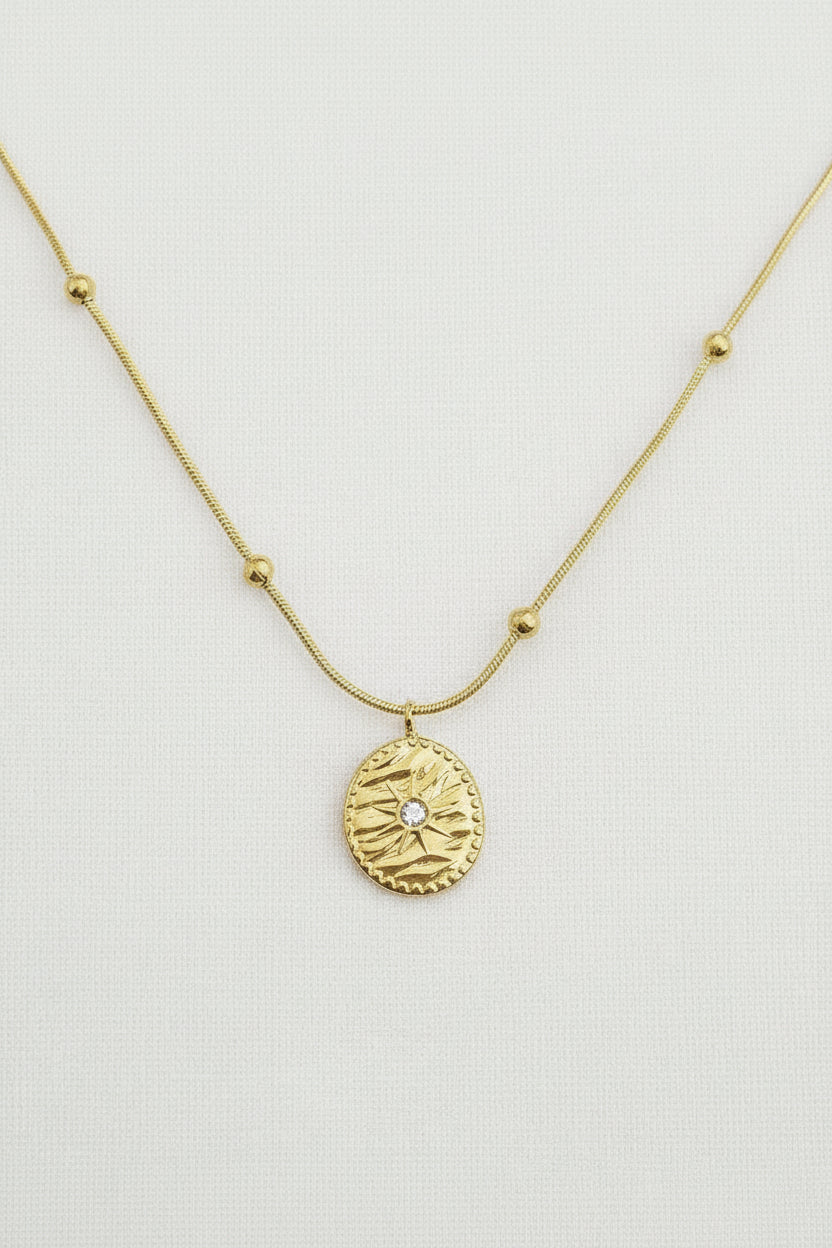 Starry Pendant Circle Necklace