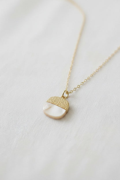 Round Square Shell Necklace