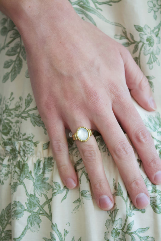 Shell Stone Ring