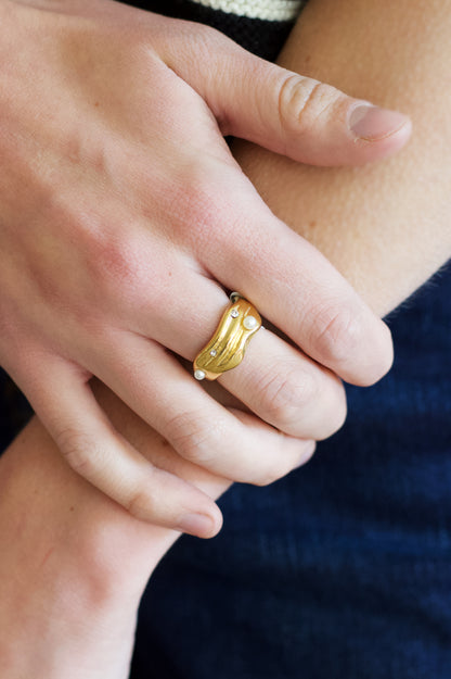 Pearl & Rhinestone Gold Ring