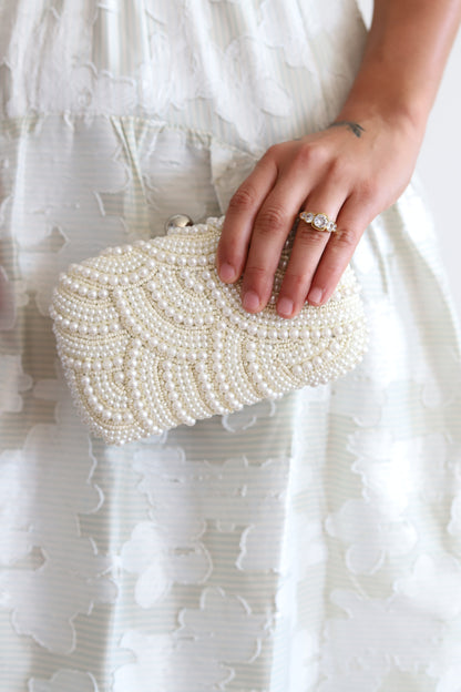 Ivory Pearl Scallop Hard Clutch