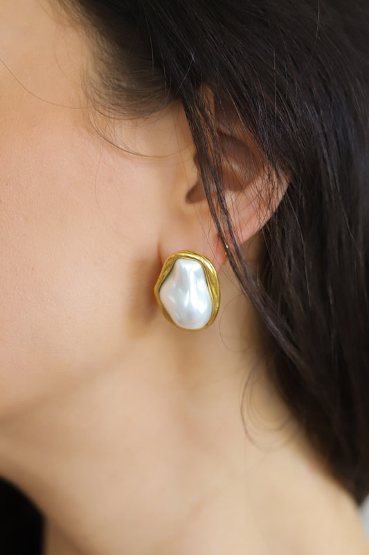 Classic Pearl Round Stud