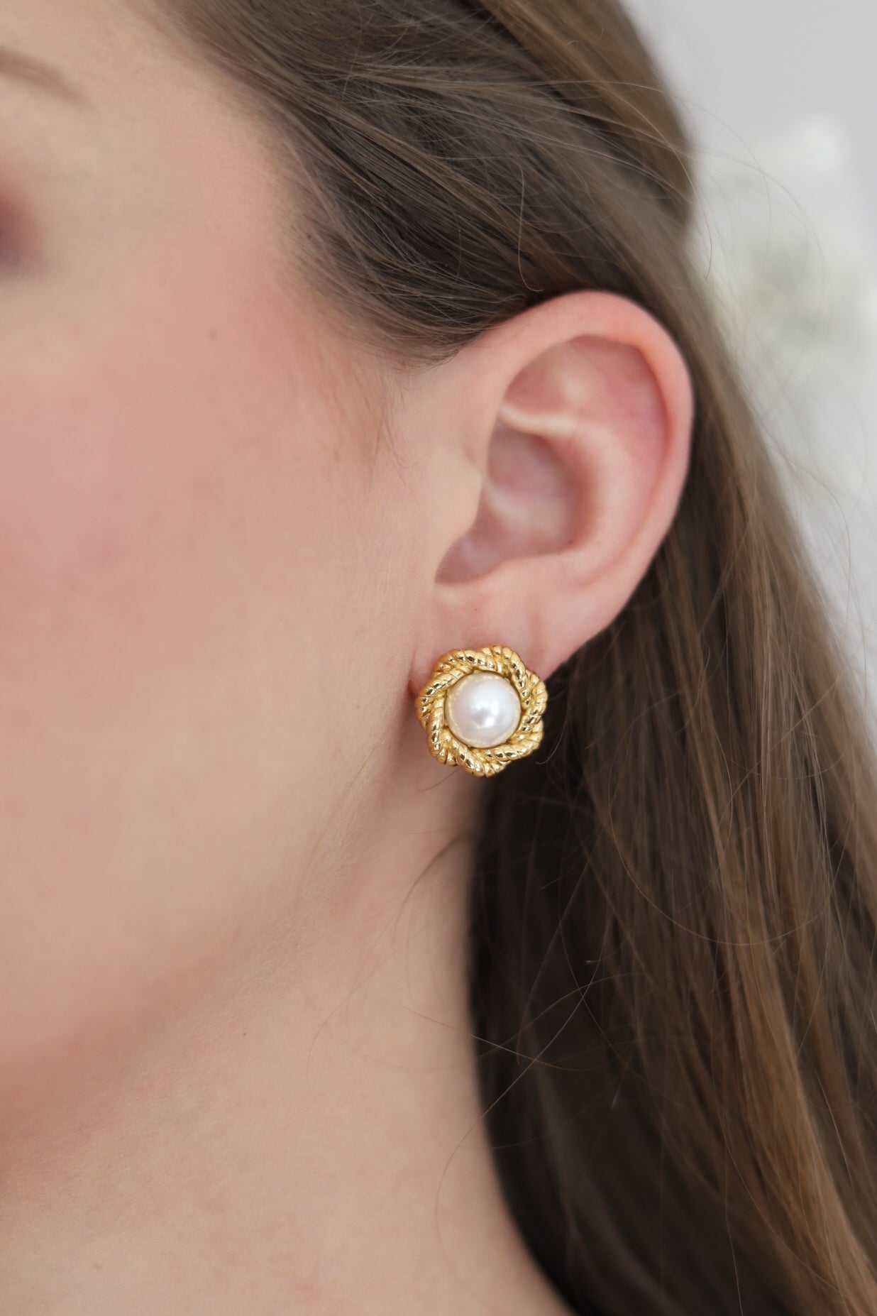 Pearl Floral Shape Stud